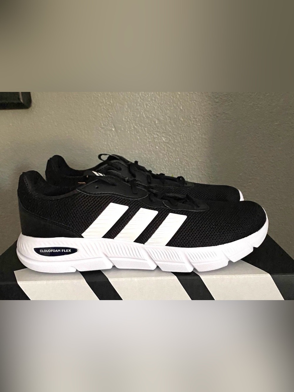 adidas Cloudfoam Flex Men’s Low Top Lace-Up Mesh Sneaker Black/White size 12 M